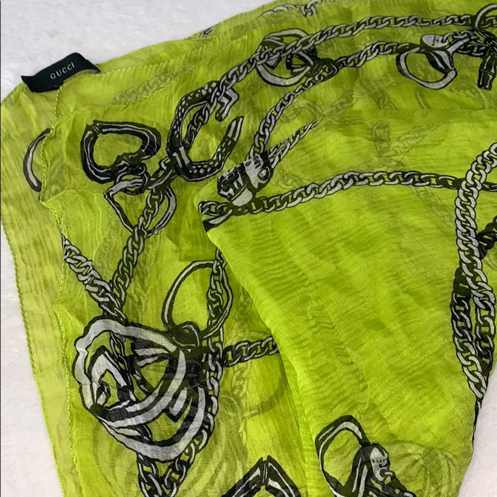 Gucci scarf 🧣 great 👌 - Picture 3 of 3